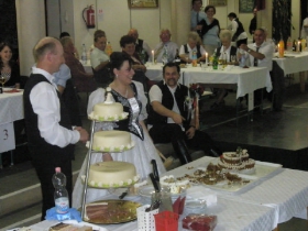 Étel - ital, Vőfély Sanyi, Sanyi, vőfélysanyi, vofelysanyi, Sanyi Vőfély, Vőfély Sándor, Sándor Vőfély, vőfély, vofely, vőfény, vőféj, násznagy, buli, lagzi, menyasszony, vőlegény, esküvő, lakodalom