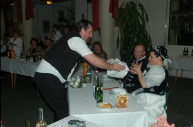Étel - ital, Vőfély Sanyi, Sanyi, vőfélysanyi, vofelysanyi, Sanyi Vőfély, Vőfély Sándor, Sándor Vőfély, vőfély, vofely, vőfény, vőféj, násznagy, buli, lagzi, menyasszony, vőlegény, esküvő, lakodalom