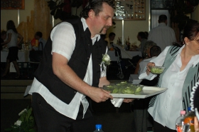 Étel - ital, Vőfély Sanyi, Sanyi, vőfélysanyi, vofelysanyi, Sanyi Vőfély, Vőfély Sándor, Sándor Vőfély, vőfély, vofely, vőfény, vőféj, násznagy, buli, lagzi, menyasszony, vőlegény, esküvő, lakodalom