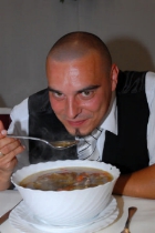 Étel - ital, Vőfély Sanyi, Sanyi, vőfélysanyi, vofelysanyi, Sanyi Vőfély, Vőfély Sándor, Sándor Vőfély, vőfély, vofely, vőfény, vőféj, násznagy, buli, lagzi, menyasszony, vőlegény, esküvő, lakodalom