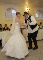 Nóta - tánc, Vőfély Sanyi, Sanyi, vőfélysanyi, vofelysanyi, Sanyi Vőfély, Vőfély Sándor, Sándor Vőfély, vőfély, vofely, vőfény, vőféj, násznagy, buli, lagzi, menyasszony, vőlegény, esküvő, lakodalom