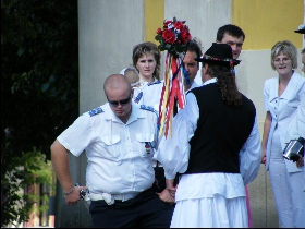 Eligazítás, Vőfély Sanyi, Sanyi, vőfélysanyi, vofelysanyi, Sanyi Vőfély, Vőfély Sándor, Sándor Vőfély, vőfély, vofely, vőfény, vőféj, násznagy, buli, lagzi, menyasszony, vőlegény, esküvő, lakodalom