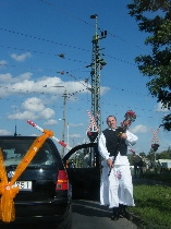 A vonat nem vár!, Vőfély Sanyi, Sanyi, vőfélysanyi, vofelysanyi, Sanyi Vőfély, Vőfély Sándor, Sándor Vőfély, vőfély, vofely, vőfény, vőféj, násznagy, buli, lagzi, menyasszony, vőlegény, esküvő, lakodalom