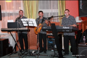  2009.09.19., Vőfély Sanyi, Sanyi, vőfélysanyi, vofelysanyi, Sanyi Vőfély, Vőfély Sándor, Sándor Vőfély, vőfély, vofely, vőfény, vőféj, násznagy, buli, lagzi, menyasszony, vőlegény, esküvő, lakodalom