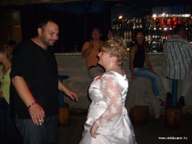  2009.09.12., Vőfély Sanyi, Sanyi, vőfélysanyi, vofelysanyi, Sanyi Vőfély, Vőfély Sándor, Sándor Vőfély, vőfély, vofely, vőfény, vőféj, násznagy, buli, lagzi, menyasszony, vőlegény, esküvő, lakodalom