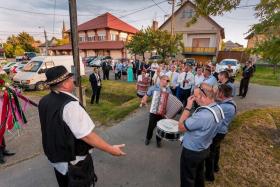2018.08.25., Vőfély Sanyi, Sanyi, vőfélysanyi, vofelysanyi, Sanyi Vőfély, Vőfély Sándor, Sándor Vőfély, vőfély, vofely, vőfény, vőféj, násznagy, buli, lagzi, menyasszony, vőlegény, esküvő, lakodalom